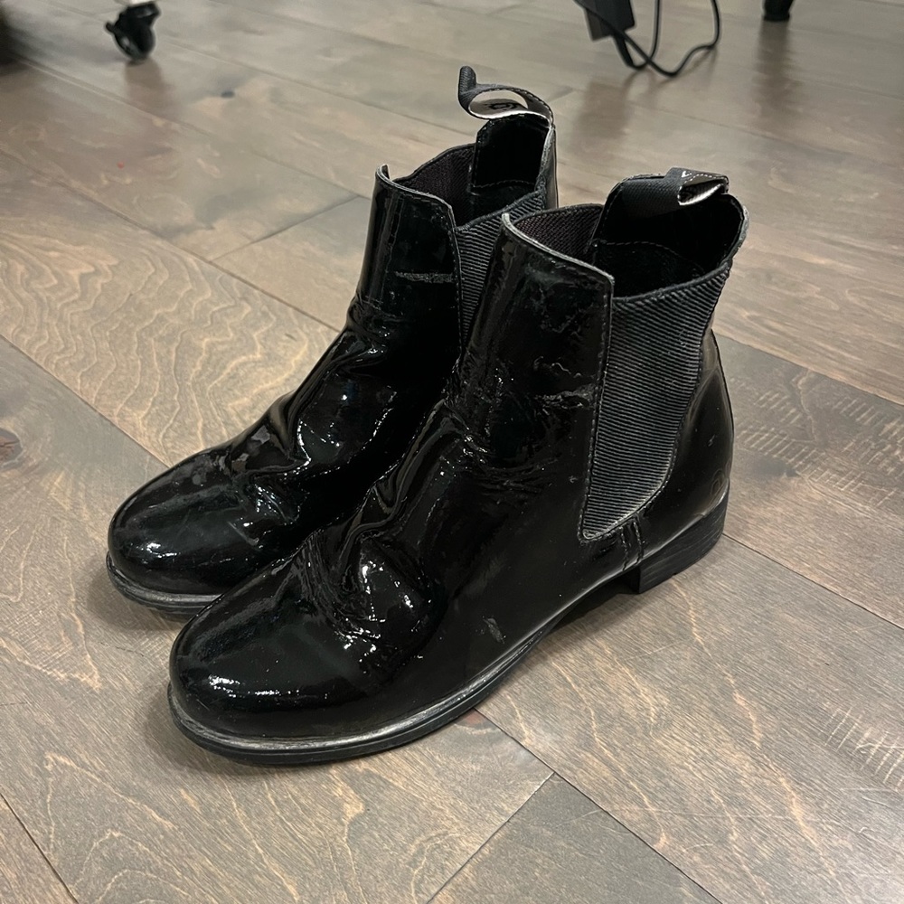 Girls Ovation Patent show riding boots